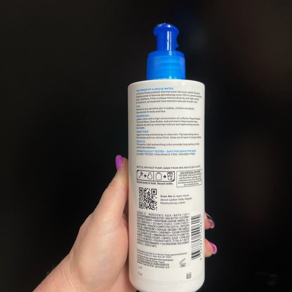 Laroche-Posay Lipikar Daily Repair Moisturizing Lotion 13.52 oz - Picture 2 of 2